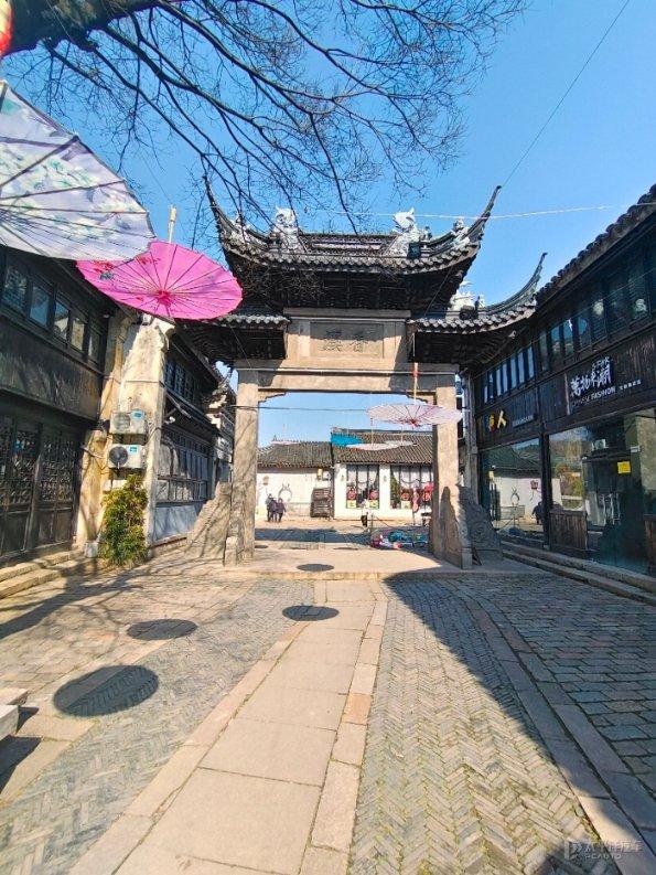 文博上新·明清御瓷展，御窑瓷器海纳百川，汇聚多元文化精粹